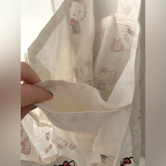 Sanrio Hello Kitty white tote bag - Picture 3 of 3